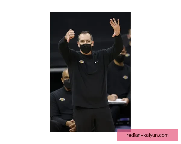 湖人队最新动态揭晓核心球员表现与赛季前景分析 湖人队最新动态揭晓核心球员表现与赛季前景分析